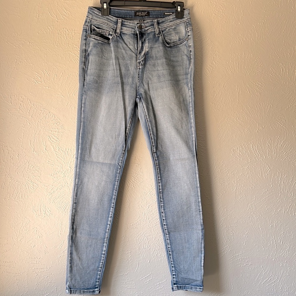 Judy Blue Light Wash Grain Non-Distressed Skinny Jeans